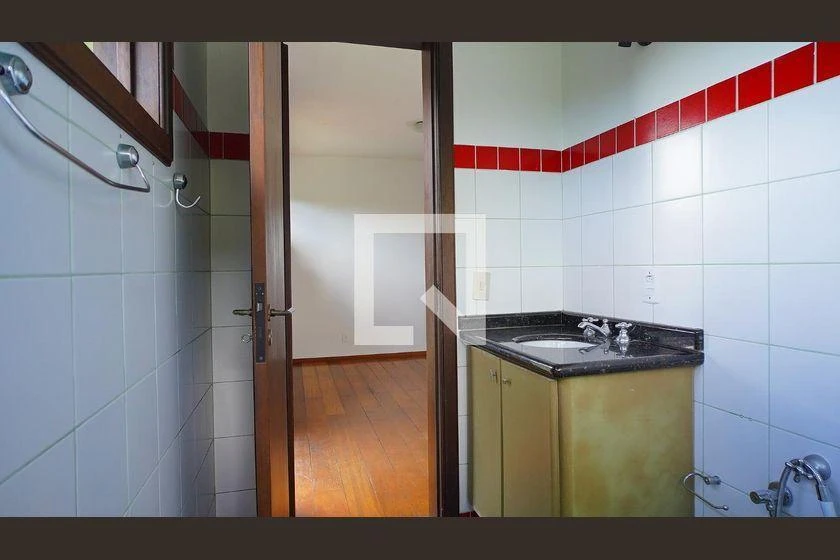 House, 735 m², with floor-to-ceiling windows — photo 19