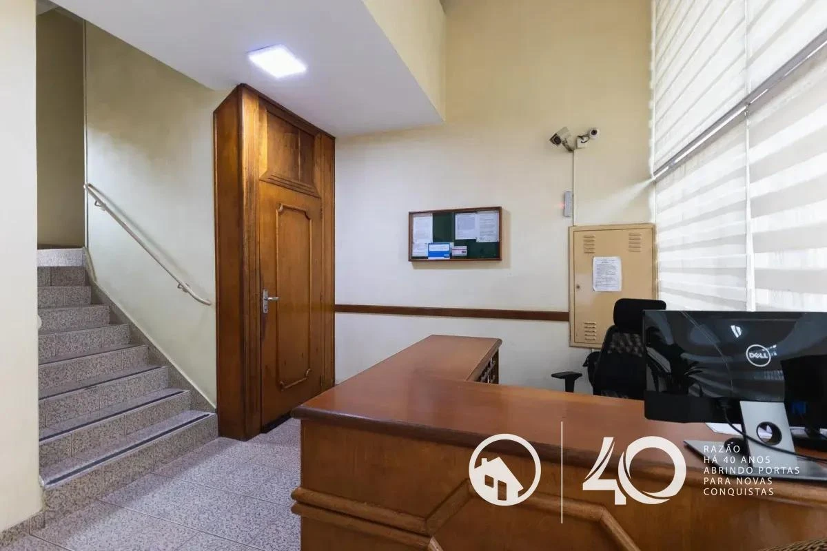 2-bedroom apartment with wood or laminate floors in Curitiba — photo 9