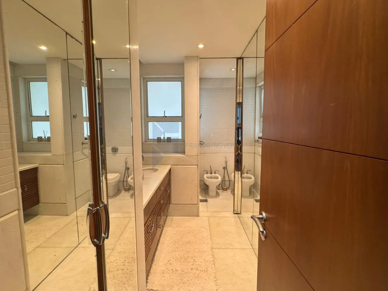 4 quartos e vista para a água: apartamento de 380 m² — photo 20