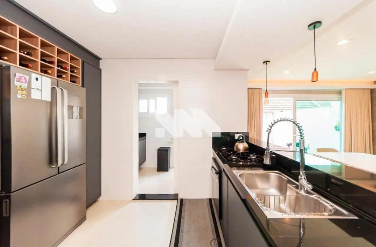House with 3 en-suite bedrooms and 5 baths, 350 m² — photo 8