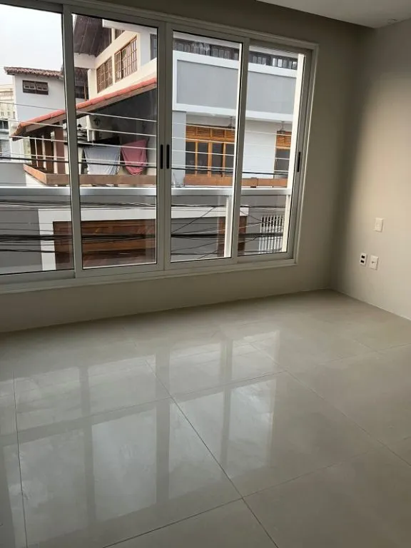 Casa com 3 quartos e 4 banheiros, varanda com churrasqueira — photo 33