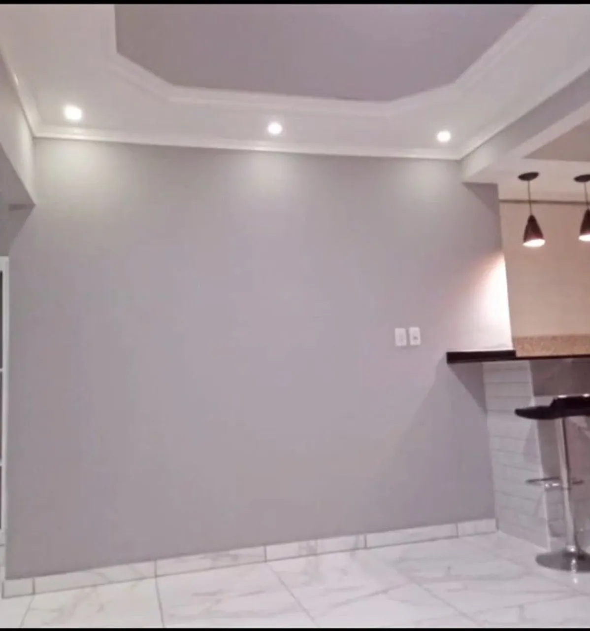 Apartamento com cozinha integrada e sala em plano aberto — photo 18