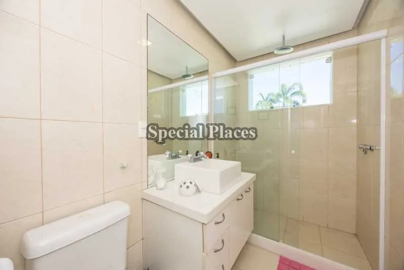 Casa mobiliada com 6 quartos e piscina no condomínio — photo 30