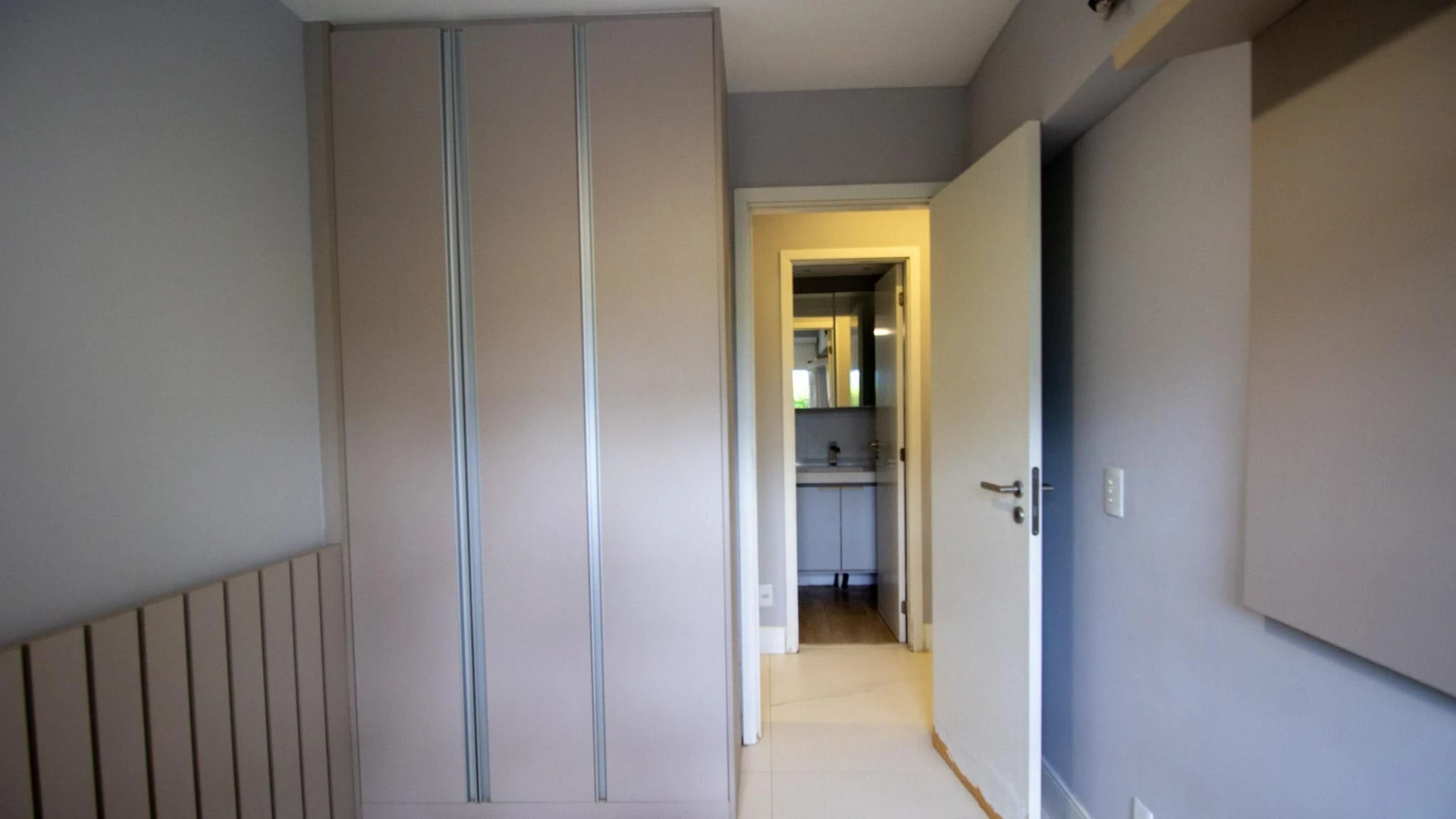 Casa de 3 dormitorios con balcón cerrado con vidrio — photo 37