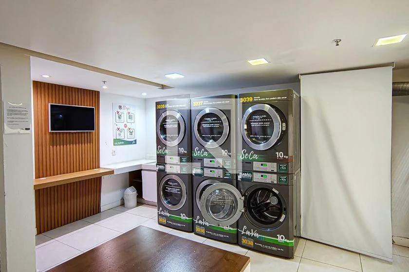 Оренда мебльованої 1-кімнатної квартири 40 м² з душем у склі — photo 4