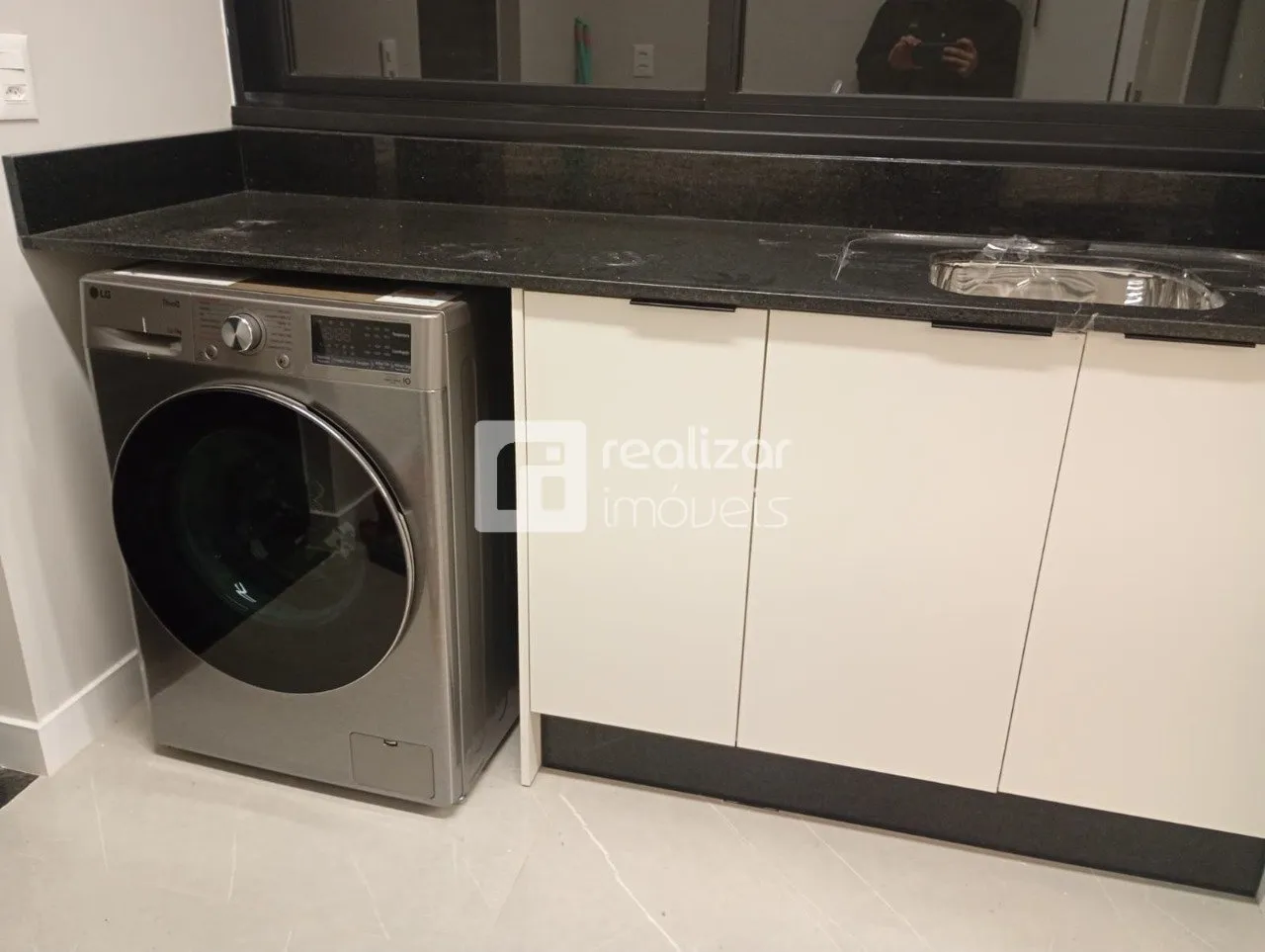 Dishwasher in a 3-bedroom house, 296 m² — photo 26