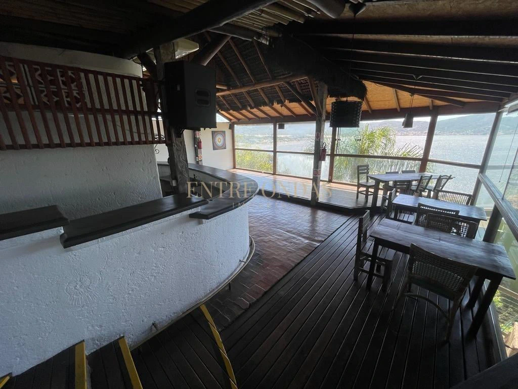 Furnished house with 8 bedrooms and 10 bathrooms, 2,500 m² — photo 22