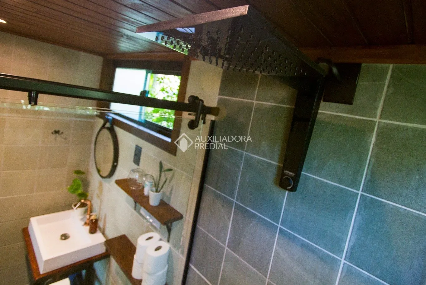 Furnished house with a balcony, 6 bedrooms and 3 baths — photo 49