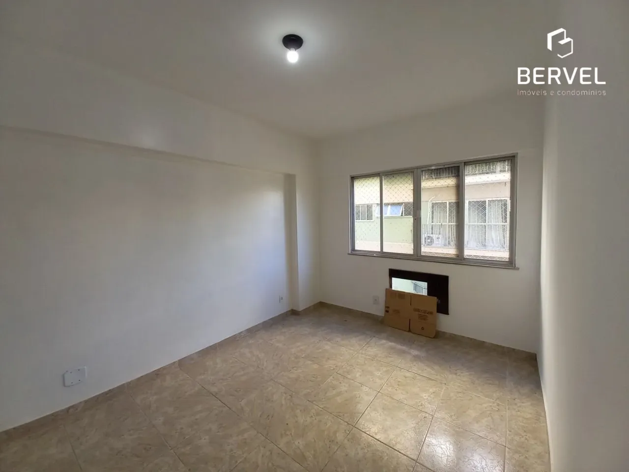 2-bedroom apartment of 98 m² with balcony — photo 3