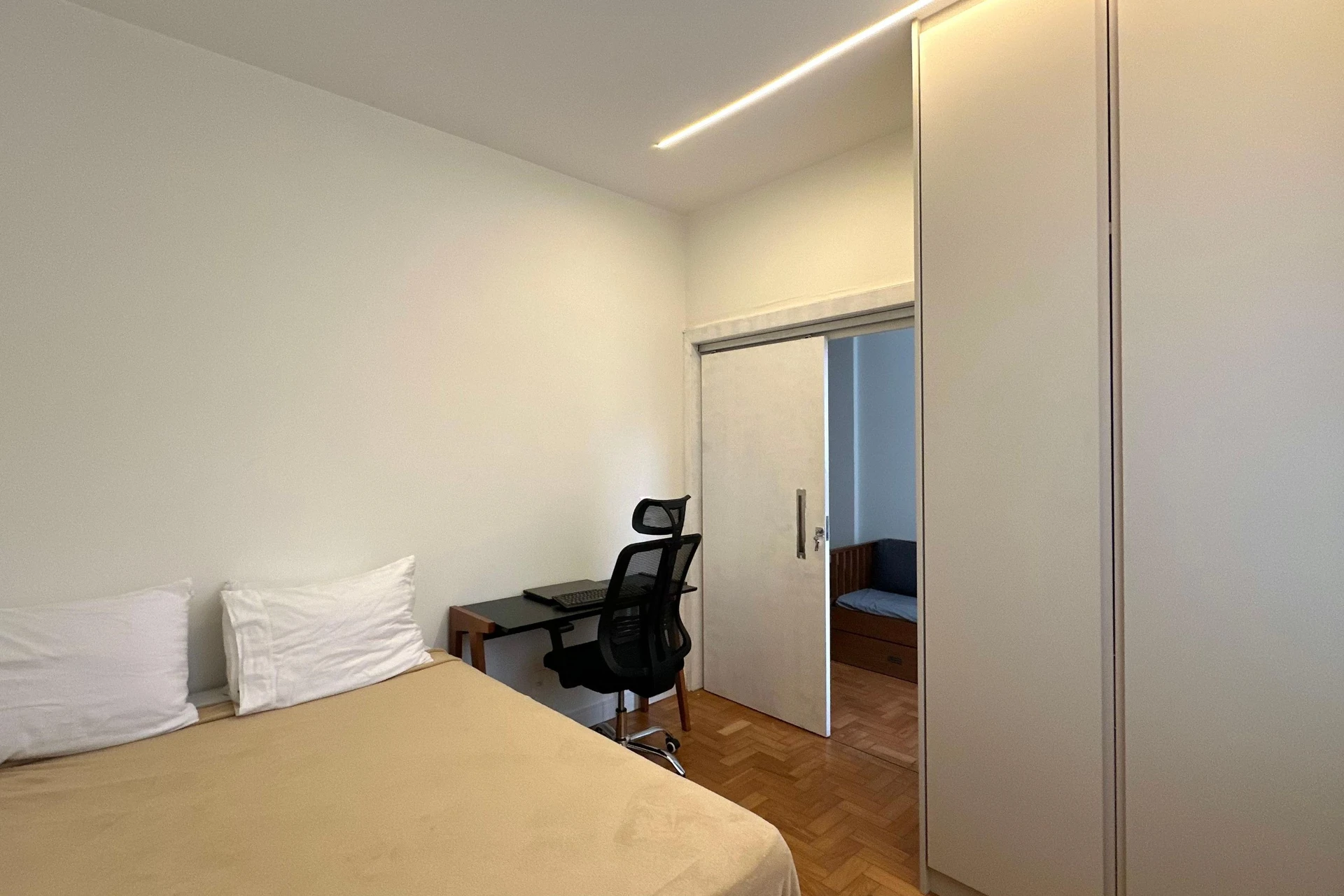 Washing machine in a 3-bedroom apartment, 110 m² — photo 12