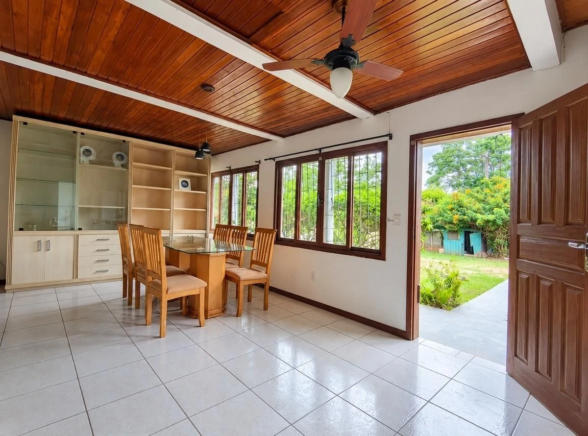 Home office in a 4-bedroom house, 270 m² — photo 15