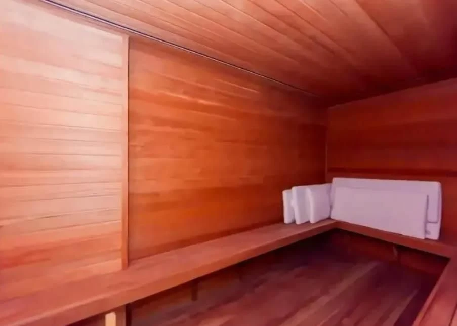 2-bedroom apartment with a home office in Curitiba — photo 20