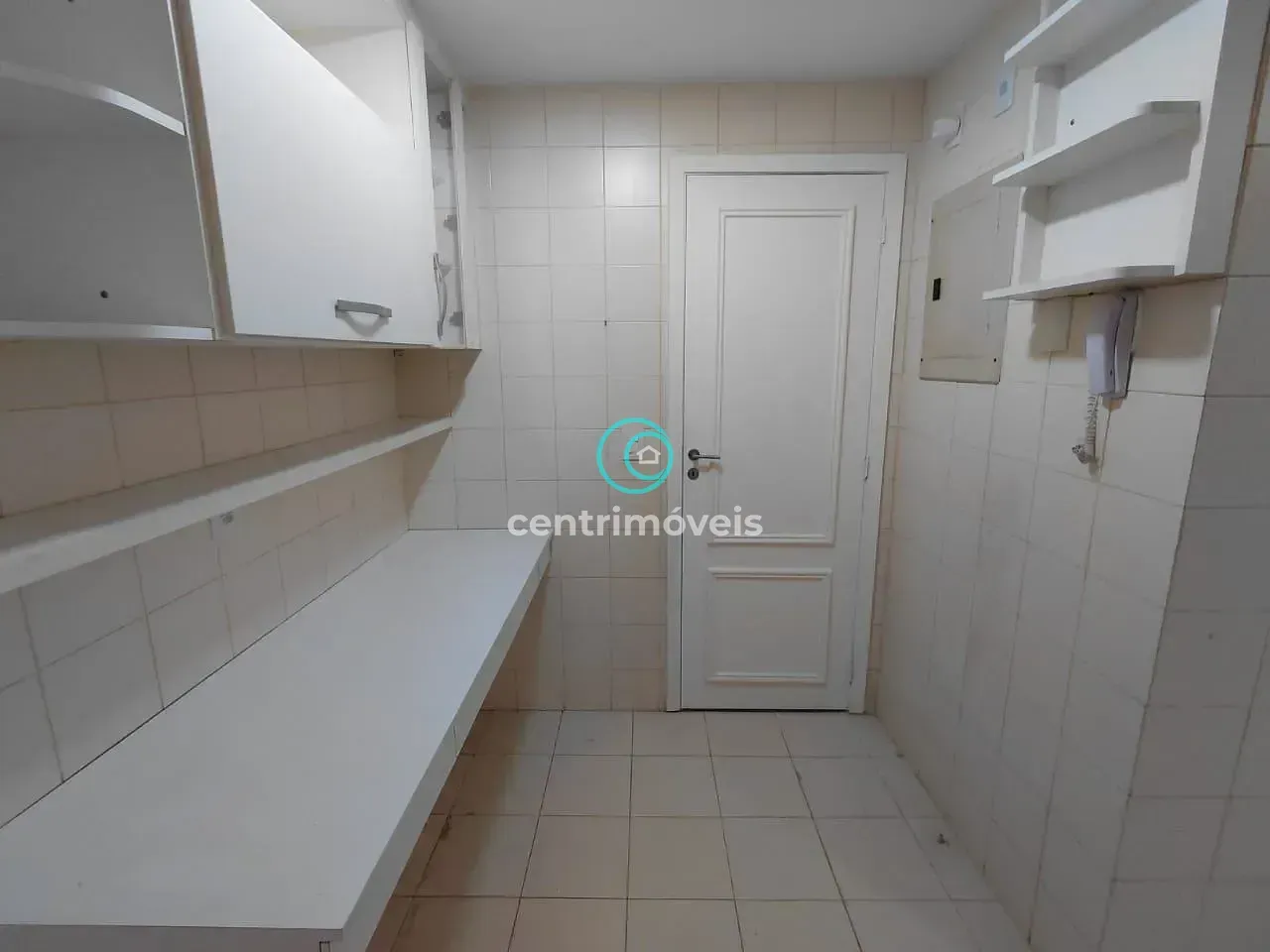 3-bedroom apartment with a walk-in closet — photo 39