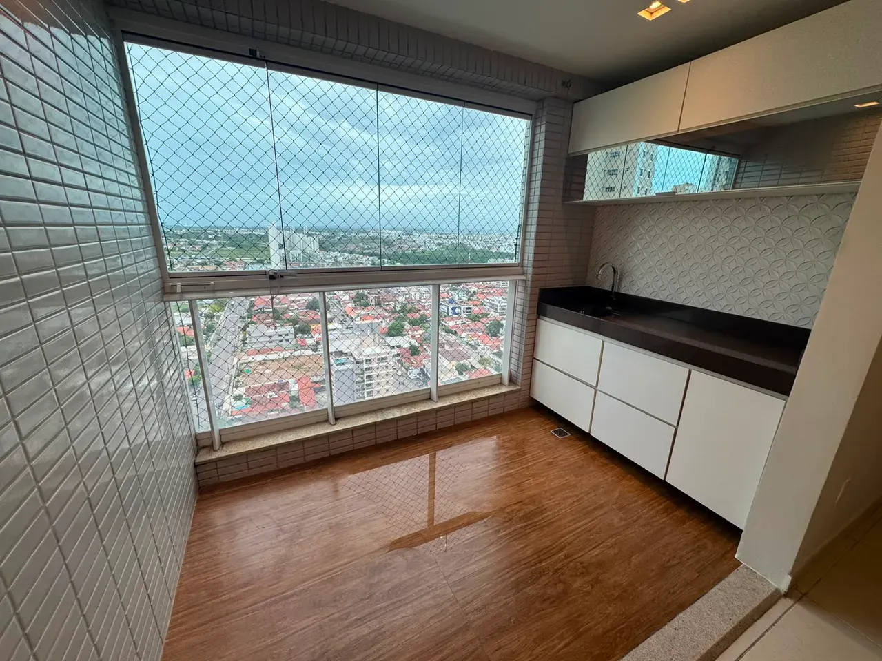 Piso de 68 m² con jardín privado y 2 plazas de parking