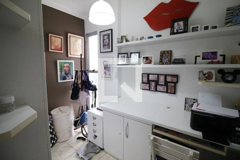 3-bedroom rental apartment with an enclosed balcony — photo 30