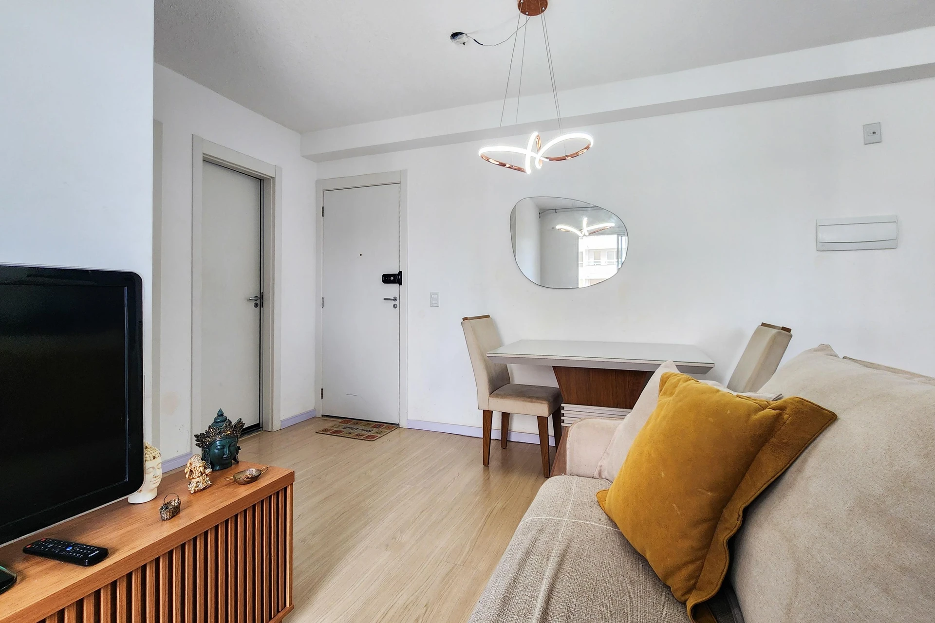 Apartamento mobiliado com cozinha integrada e varanda — photo 9