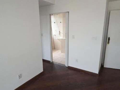 1-bedroom apartment with a separate kitchen and balcony — photo 8