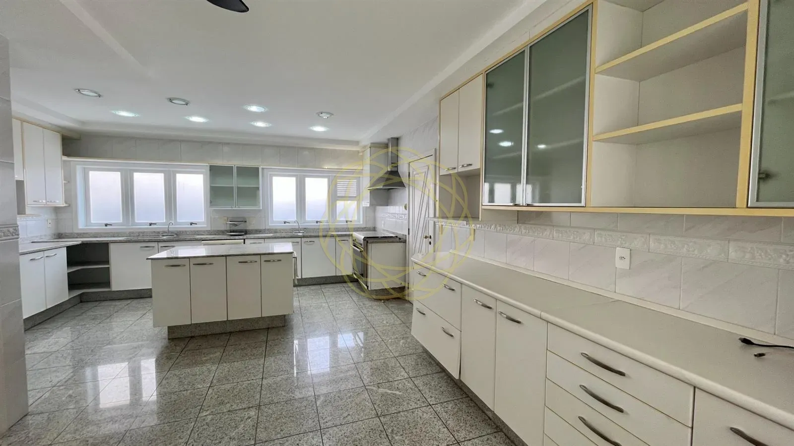 Casa mobiliada com 7 quartos e 984 m², 5 suítes — photo 20