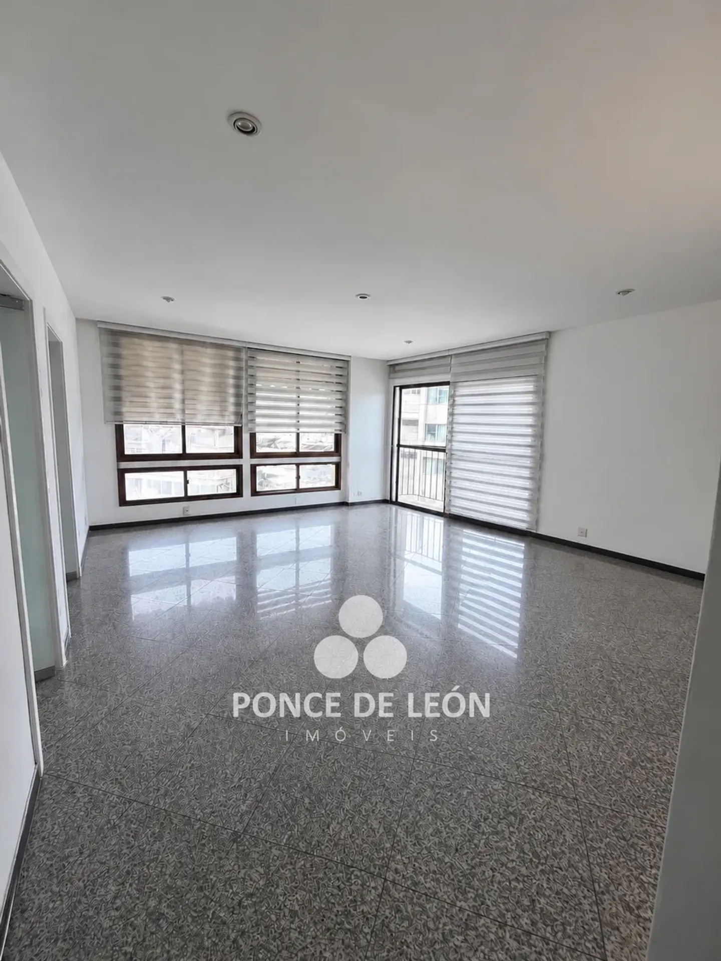 3-bedroom apartment in a building with a sauna — photo 5