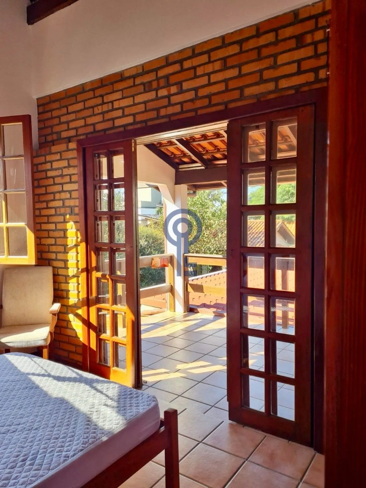 House with 2 bedrooms, both en-suite, plus private garden