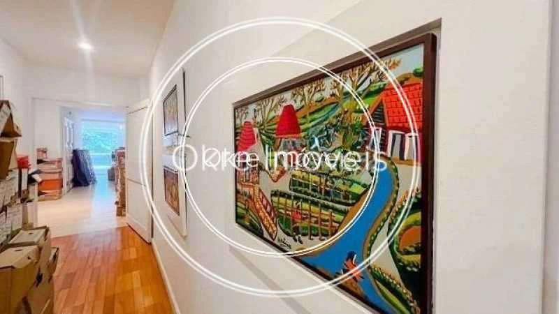 300 m² apartment with 4 bedrooms and 4 bathrooms — photo 16