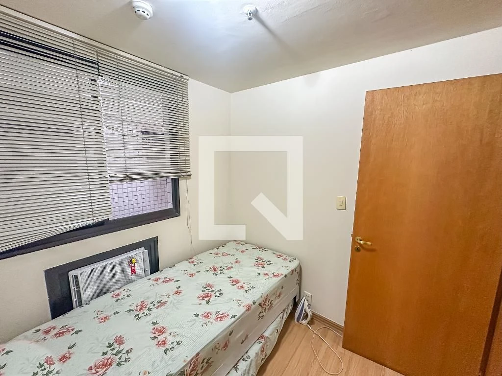 Furnished 2-bedroom apartment with built-in wardrobes — photo 43