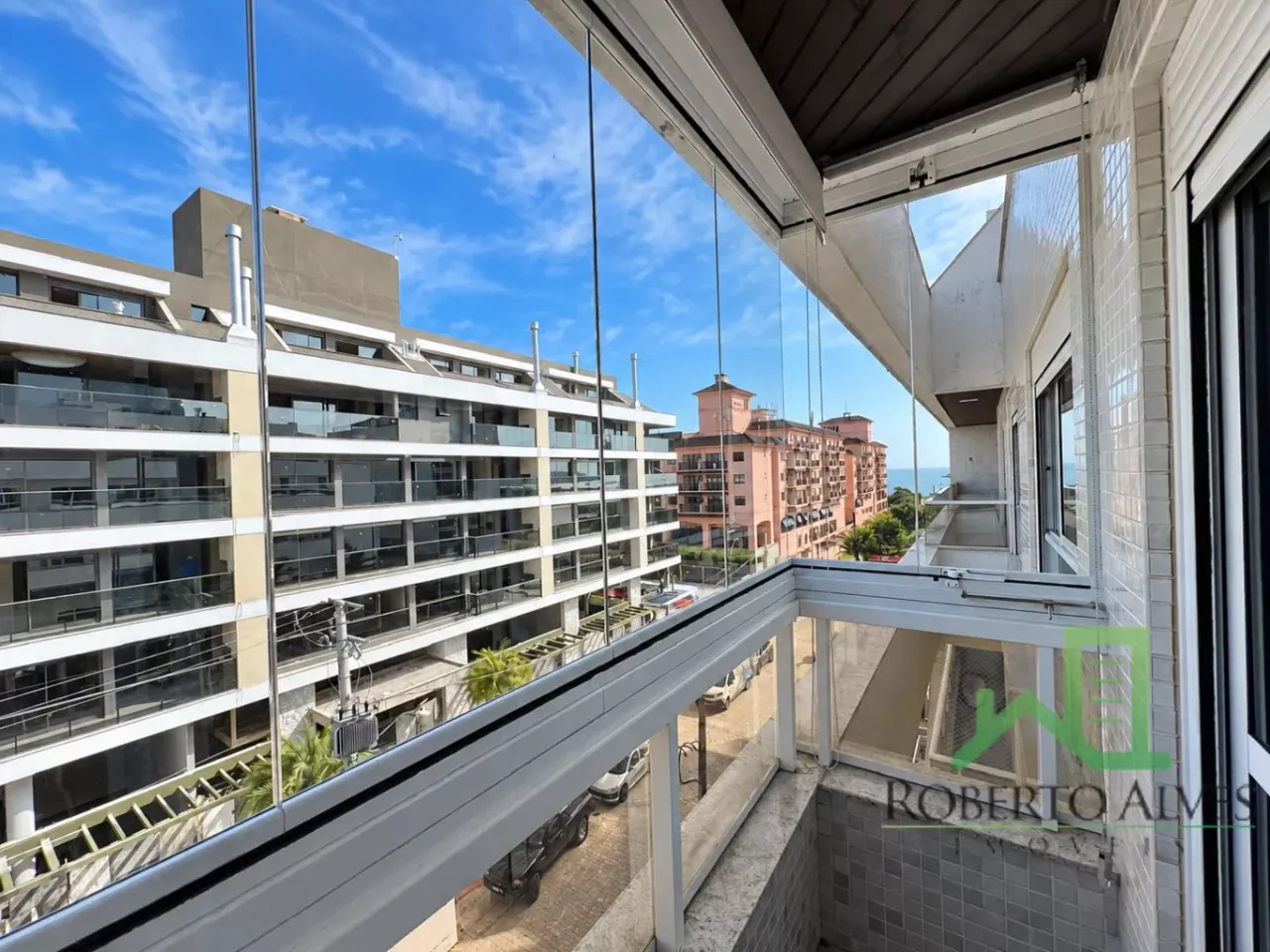 Furnished apartment, 240 m², with floor-to-ceiling windows — photo 20