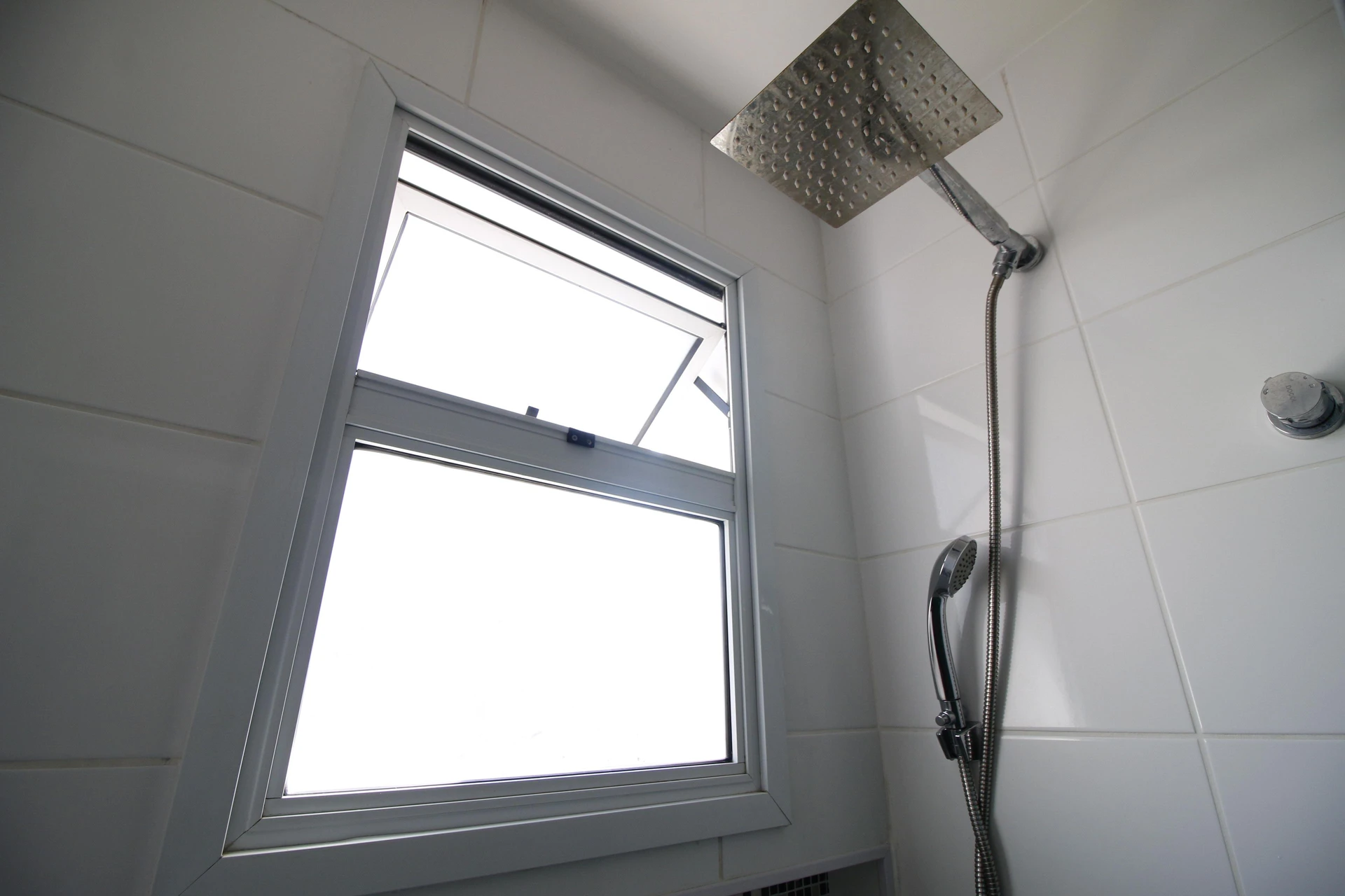 Furnished house, 230 m², with a glass-enclosed balcony — photo 54