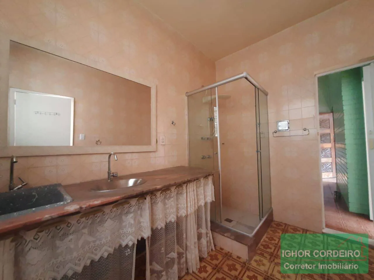 Apartment-style house with laundry area and 2 bedrooms — photo 6