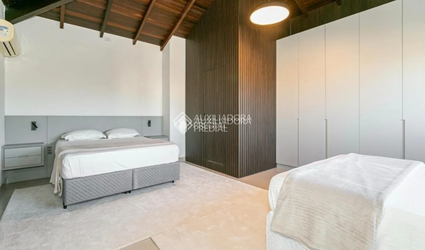 Furnished house with 6 en-suite bedrooms and 7 baths — photo 57