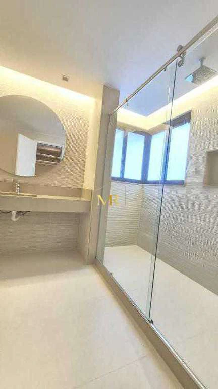 Triplex house with 6 en-suite bedrooms and 9 bathrooms — photo 6