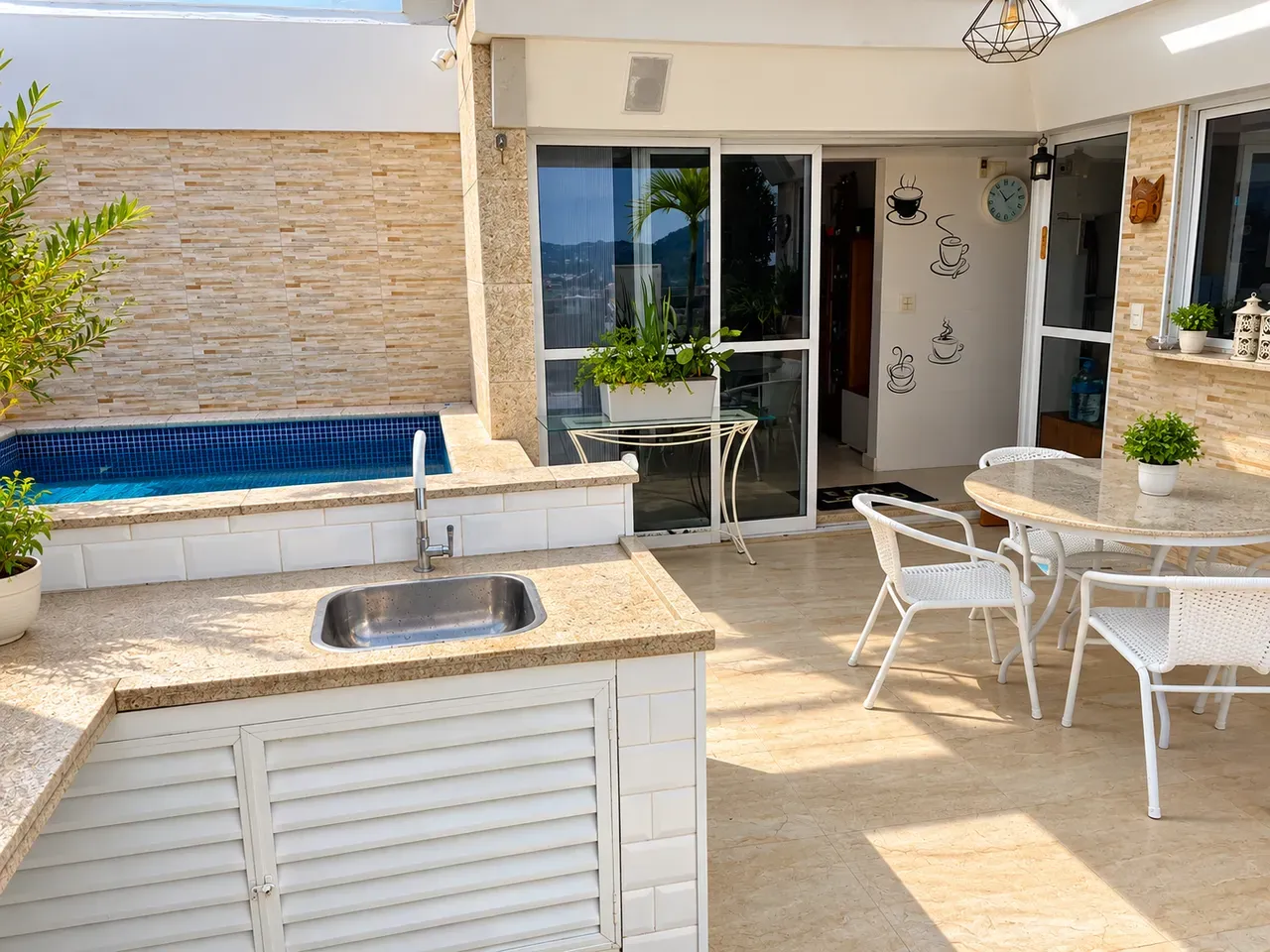 Furnished apartment, 138 m², with a grill on the balcony — photo 6