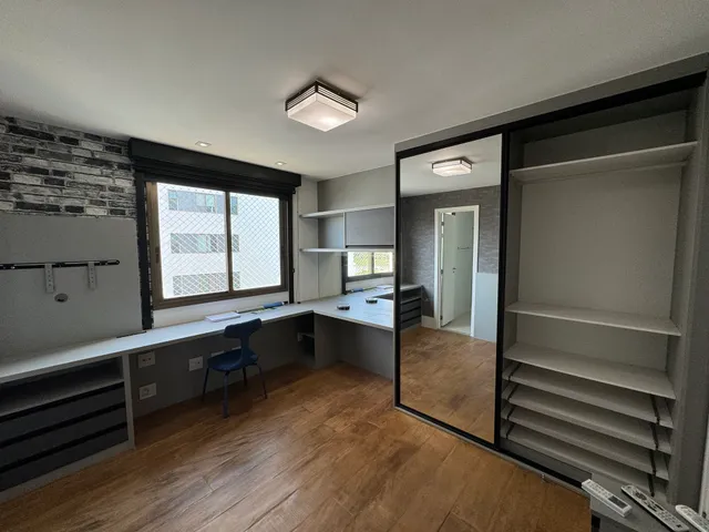 Apartamento com 3 dormitórios e varanda envidraçada — photo 18