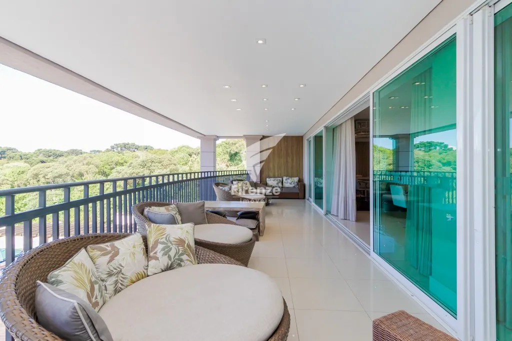 Furnished house with 4 bedrooms and 320 m² — photo 60