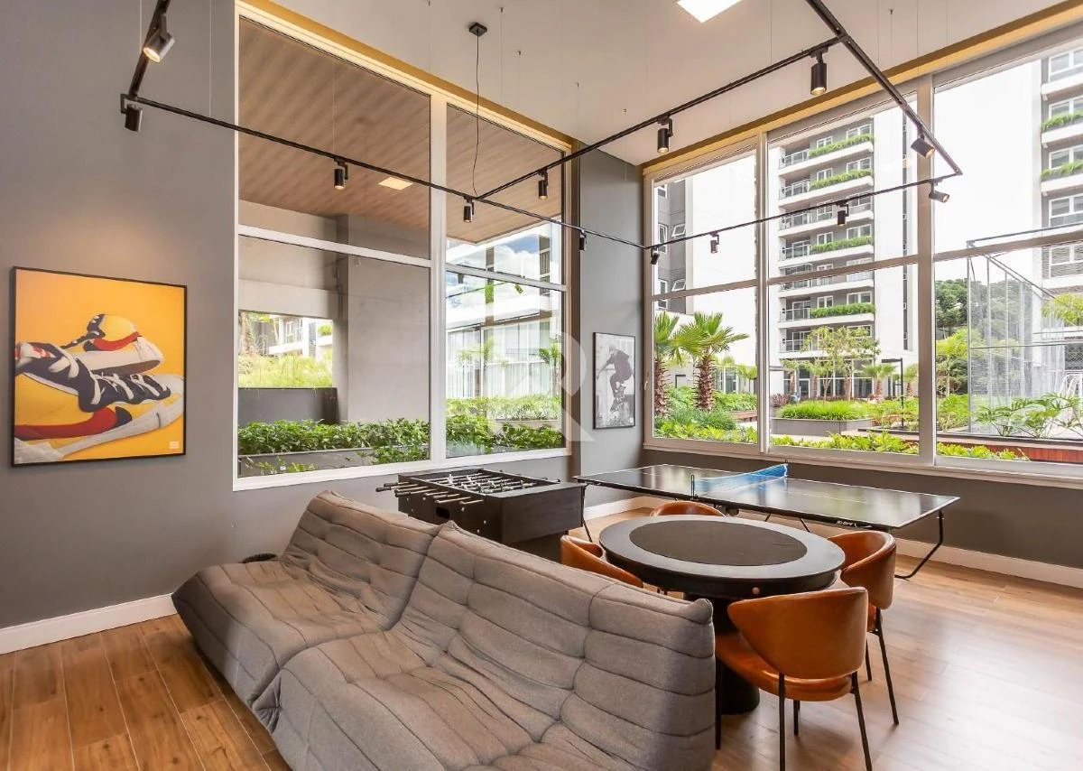 Furnished apartment, 194 m², with floor-to-ceiling windows — photo 4