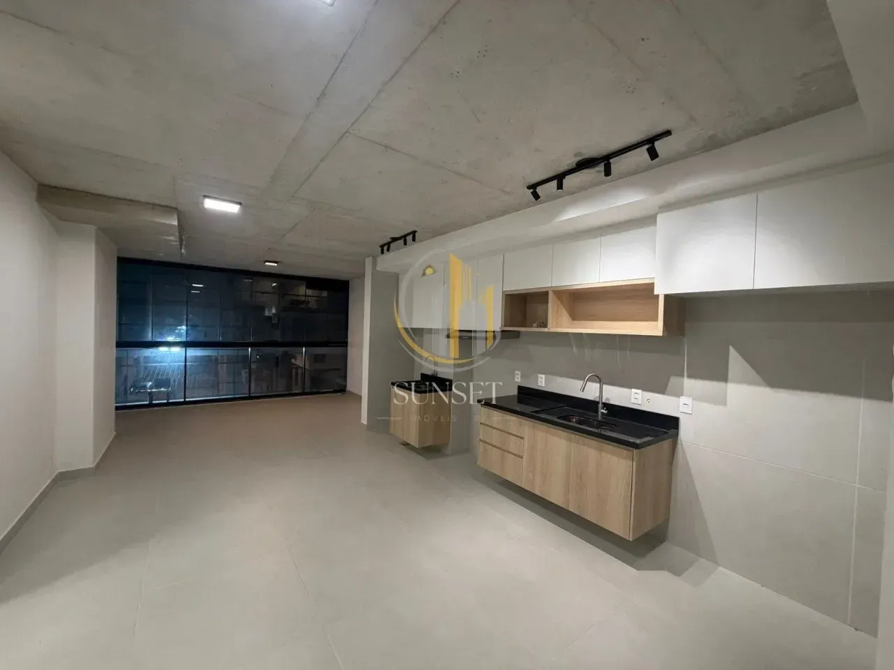 Apartment with 2 bedrooms and 2 bathrooms, open-plan kitchen — photo 10