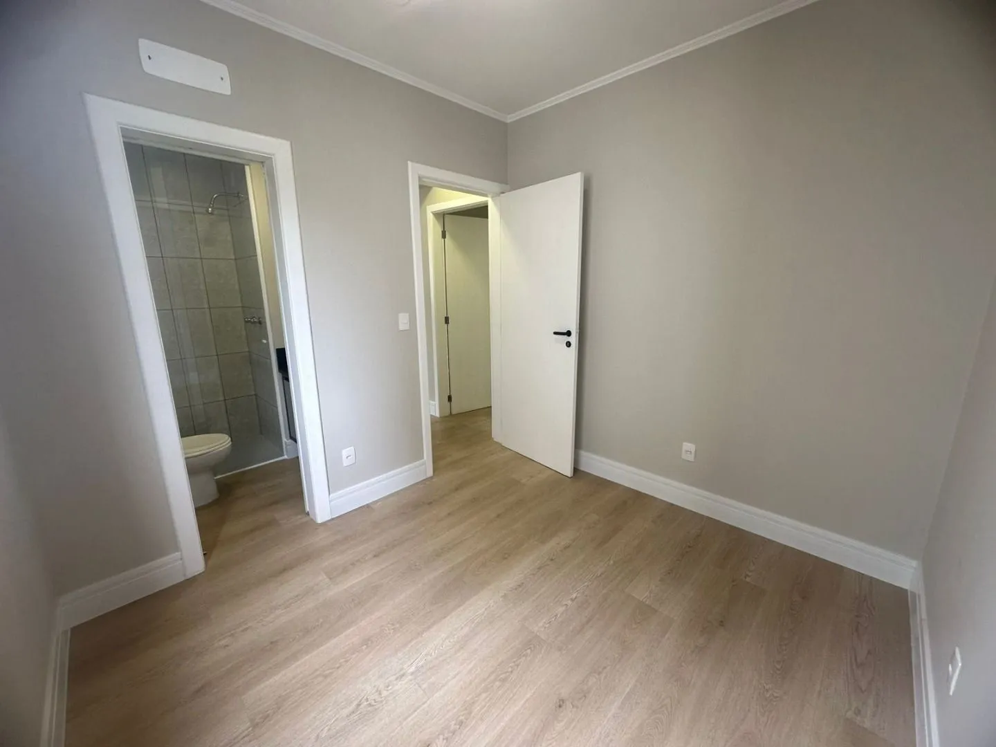 2-bedroom apartment with a water view in Florianópolis — photo 13