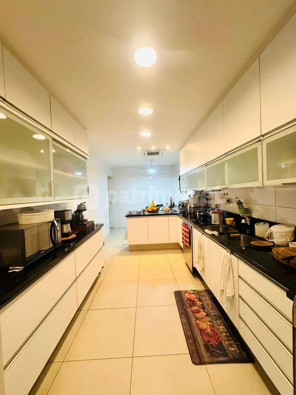 Furnished 4-bedroom apartment with home office — photo 13