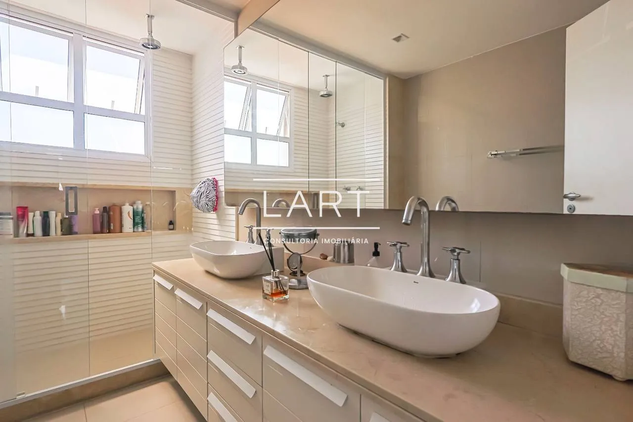 Furnished 4-bedroom apartment with open-plan kitchen — photo 27