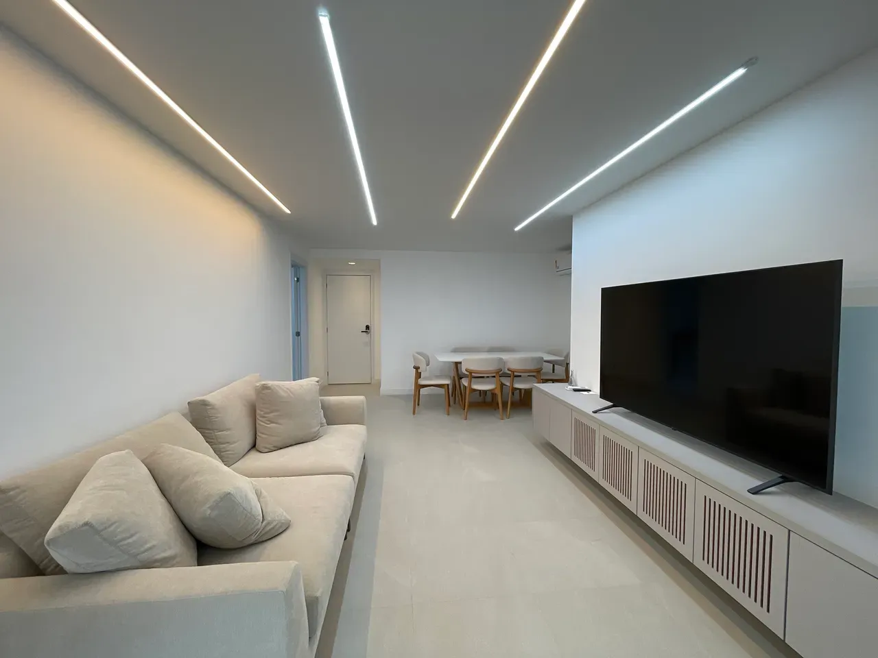Furnished 151 m² apartment with 3 en-suite bedrooms and 2 parking — photo 4