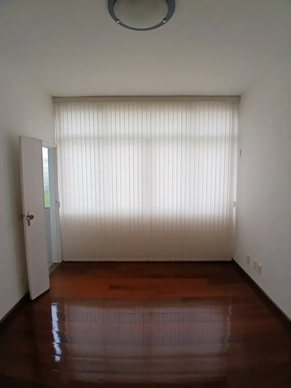 1-bedroom 40 m² apartment with a separate, closed kitchen — photo 14