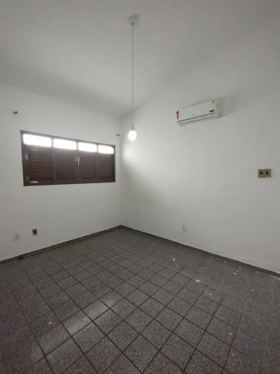 Дом: 4 спальни, 200 м² — photo 4