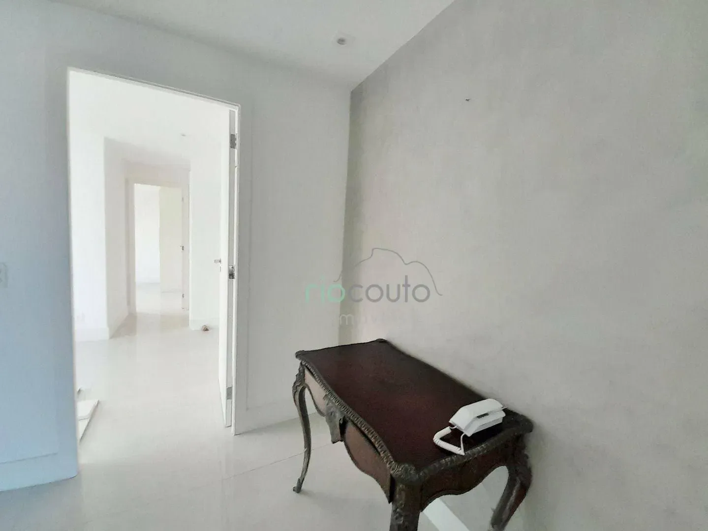 Apartment with 4 bedrooms and a balcony — photo 40