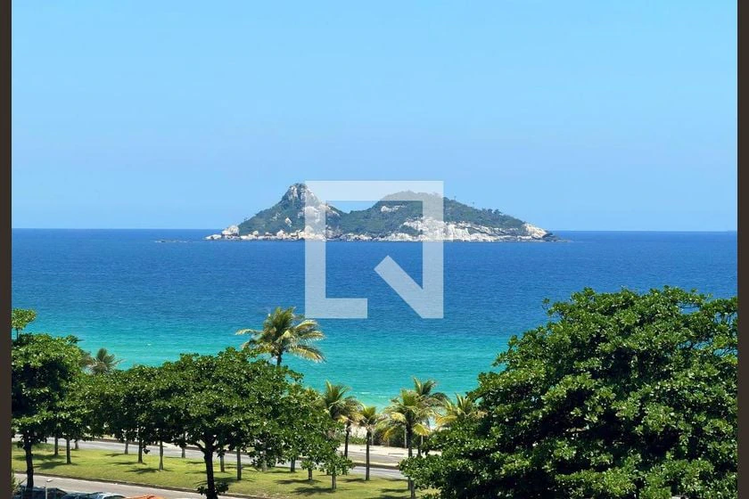 Apartamento mobiliado com cozinha americana e armários — photo 21