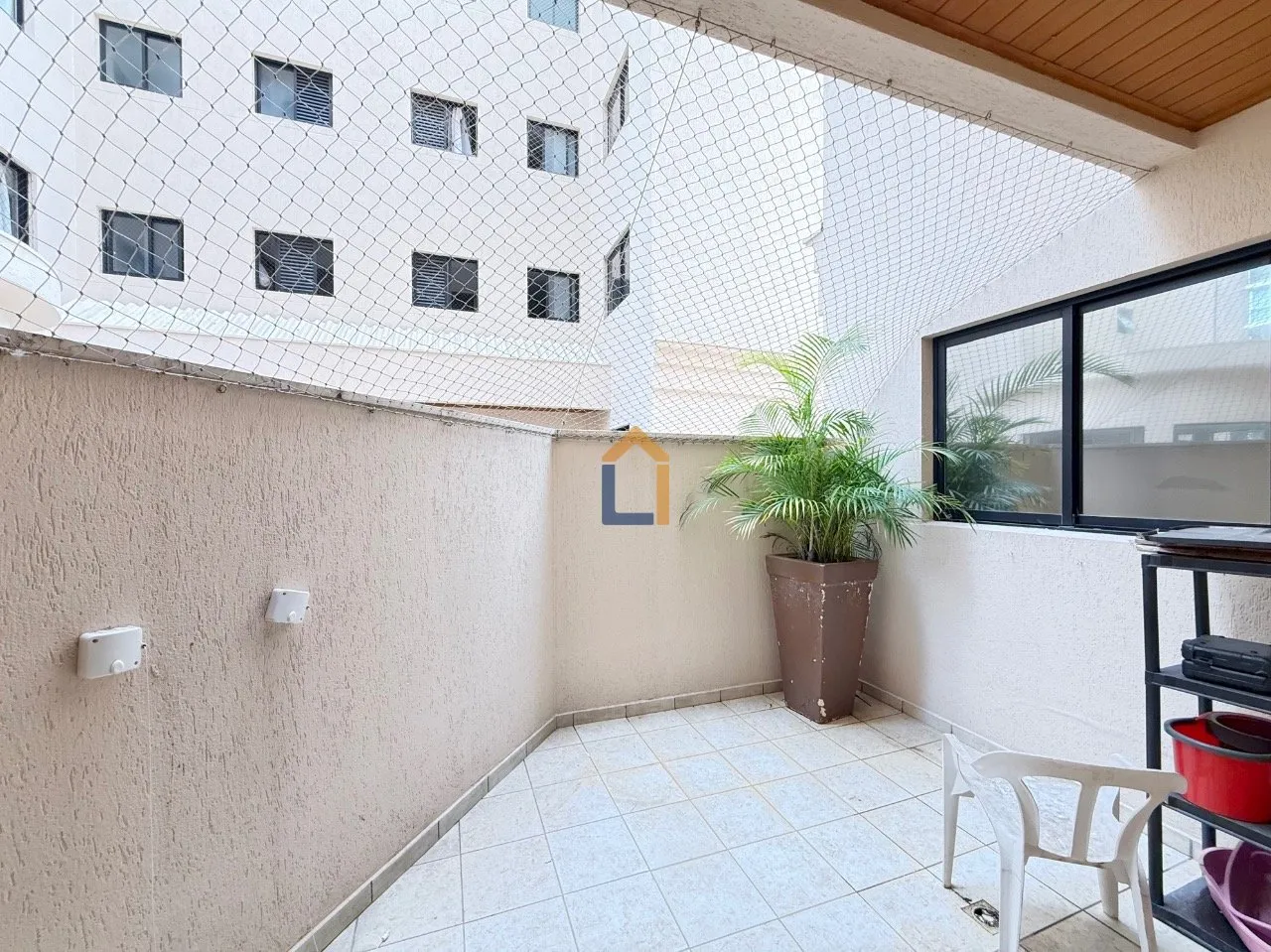 3-bedroom apartment with a washing machine in Curitiba — photo 46
