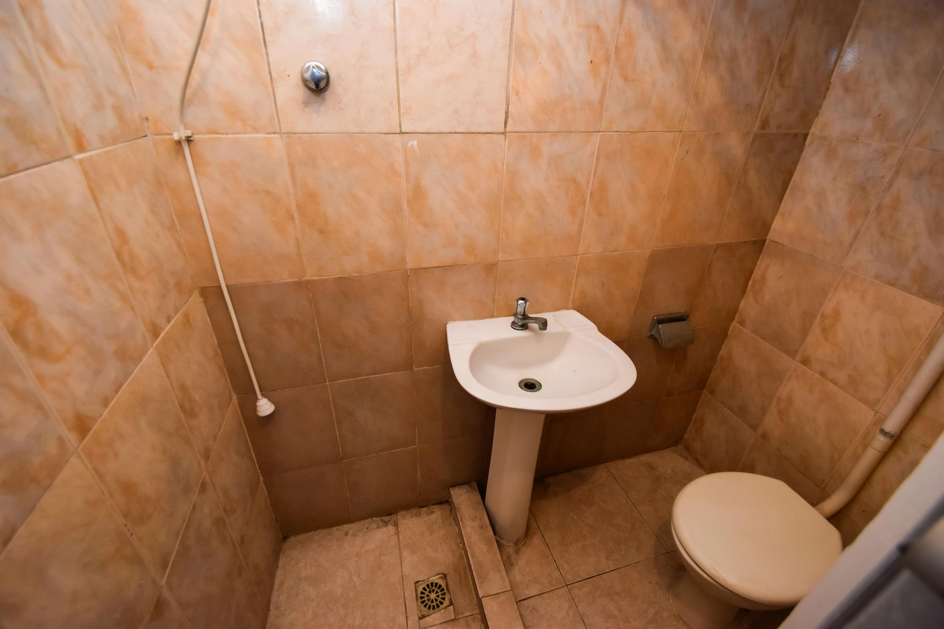 Unfurnished studio with no parking and 1 bedroom — photo 4
