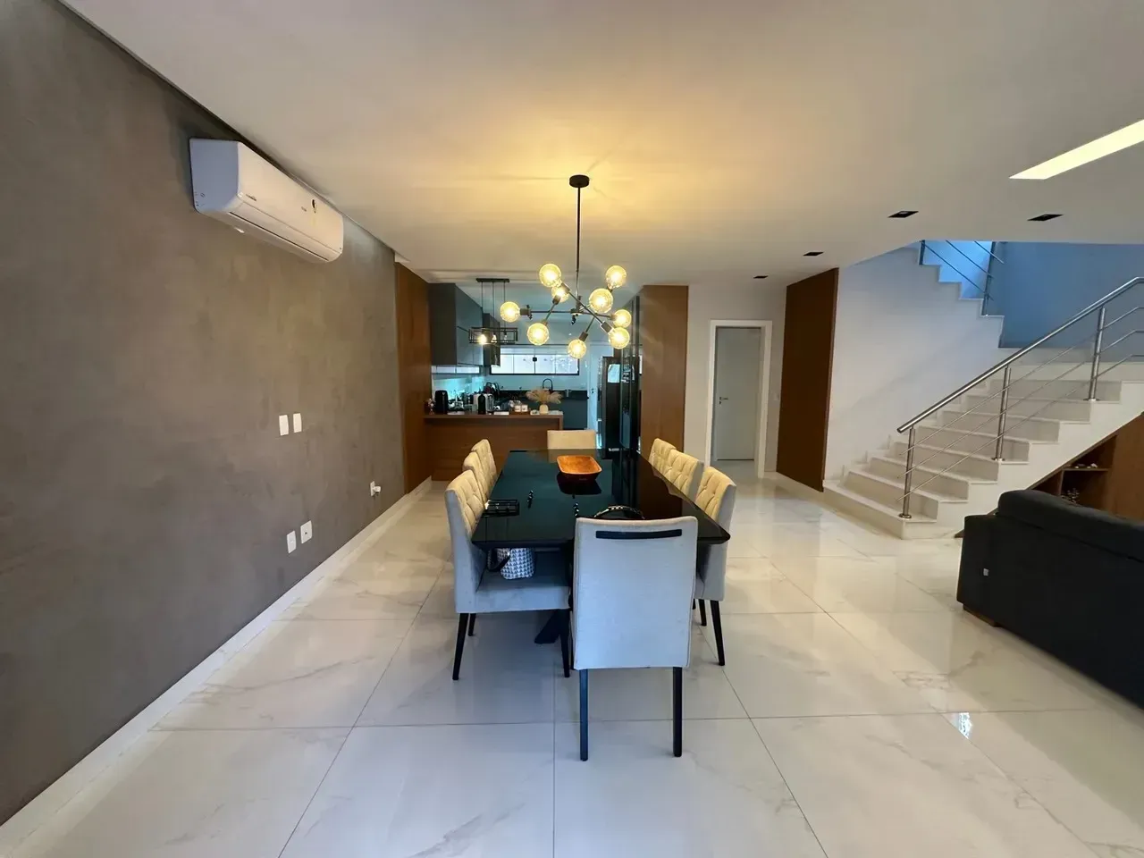 Casa mobiliada com 5 quartos e 5 banheiros, 488 m² — photo 3