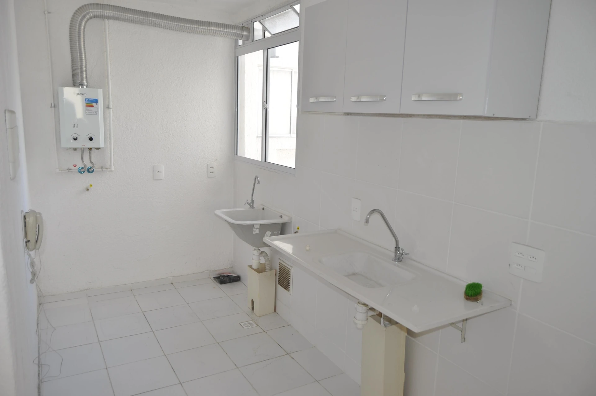 Apartment with 2 bedrooms, balcony and private garden — photo 2