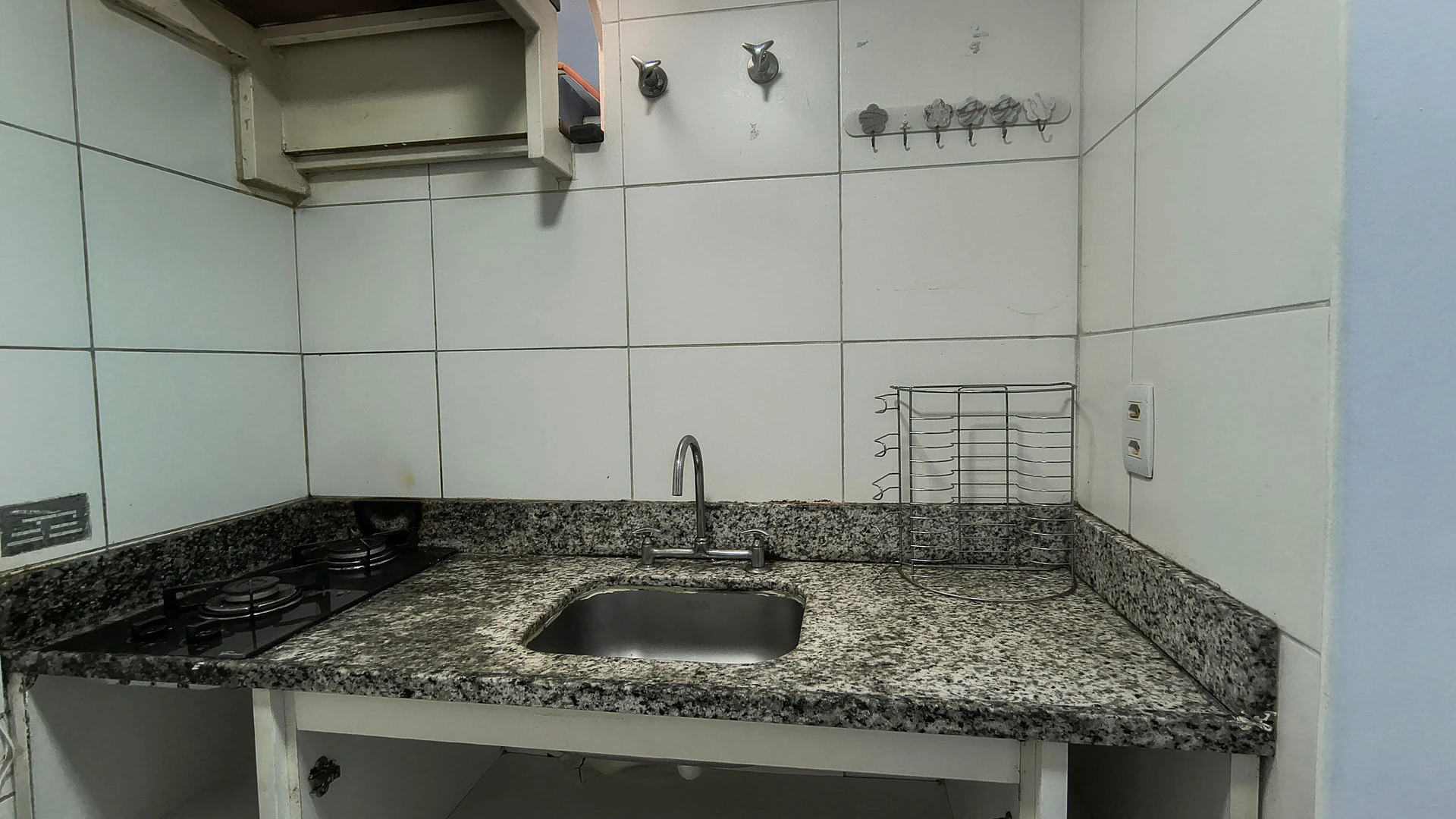1-bedroom apartment with 1 parking space and balcony — photo 32