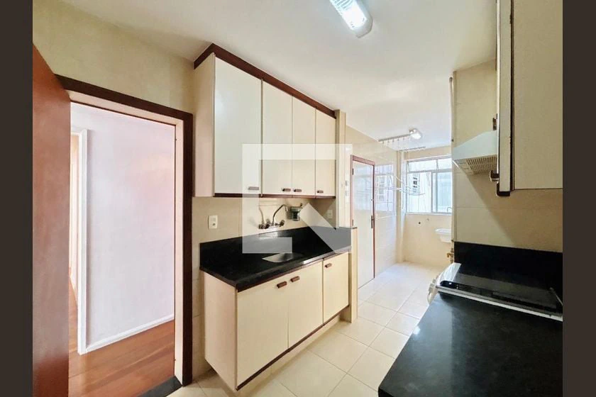 Unfurnished 3-bedroom apartment with gas kitchen — photo 2